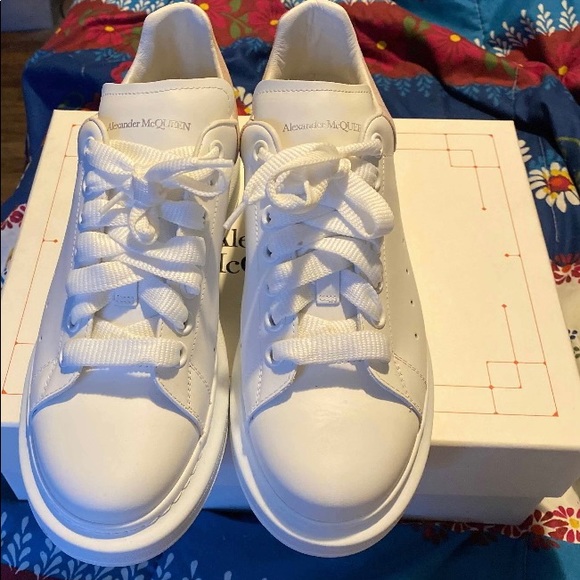 alexander mcqueen size 10